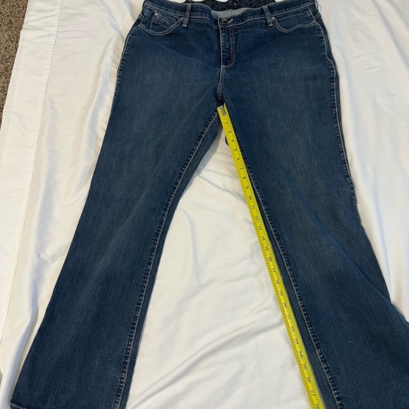 Wrangler Women's Dark Blue Boot Cut Q-Baby Jeans Size 20/34 - Picture 2 of 8